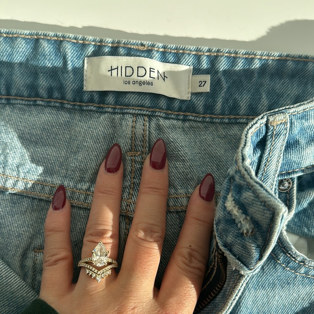 Cropped Distressed High Rise Jeans - Picture 4 of 9